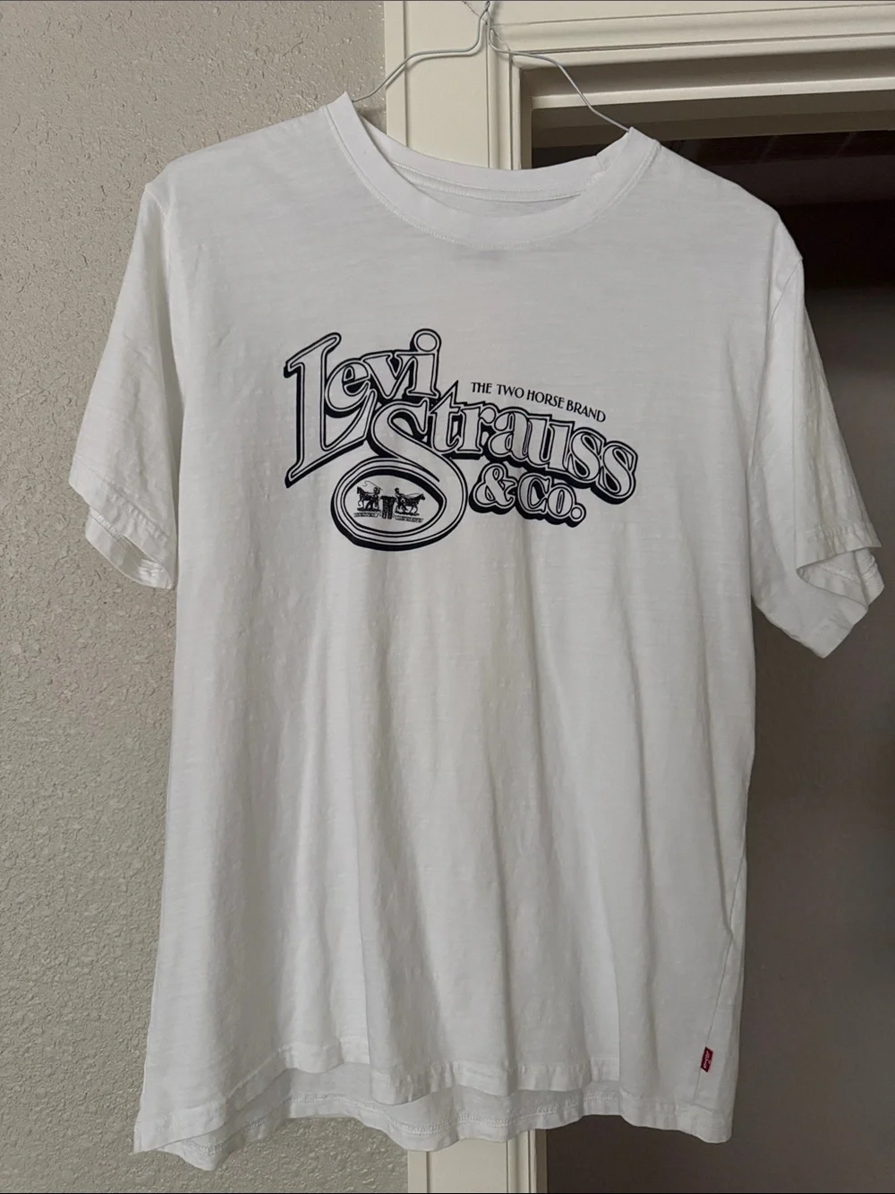 Levi's White Short Sleeve Tee with Navy Logo